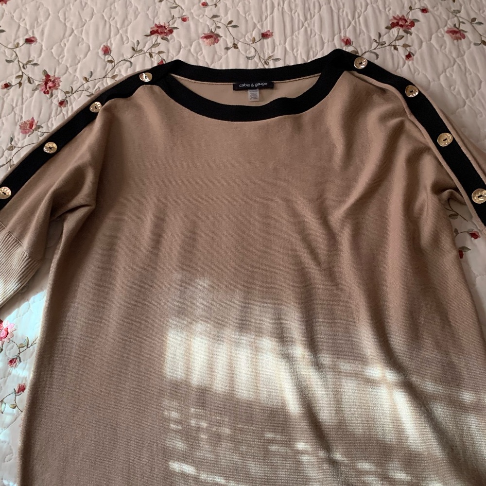 New w/o tags Cable & Gauge Top
